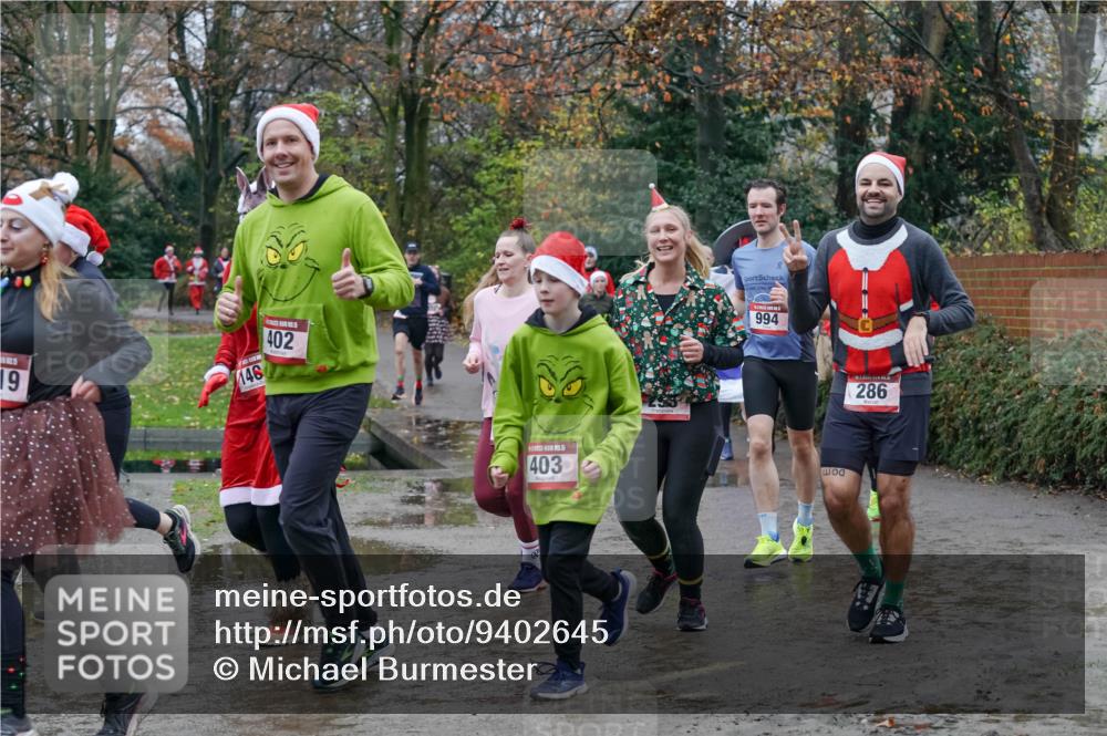 07.12.2025 - St. Pauli X-Mass-Run No. 15 Michael Burmester http://msf.ph/oto/9402645 07.12.2025 10:43:34 Laufen 19, 46, 402, 994, 403, 286 meine-sportfotos.de