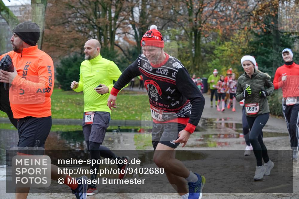 07.12.2025 - St. Pauli X-Mass-Run No. 15 Michael Burmester http://msf.ph/oto/9402680 07.12.2025 10:43:41 Laufen 199, 1401, 1695, 1048 meine-sportfotos.de