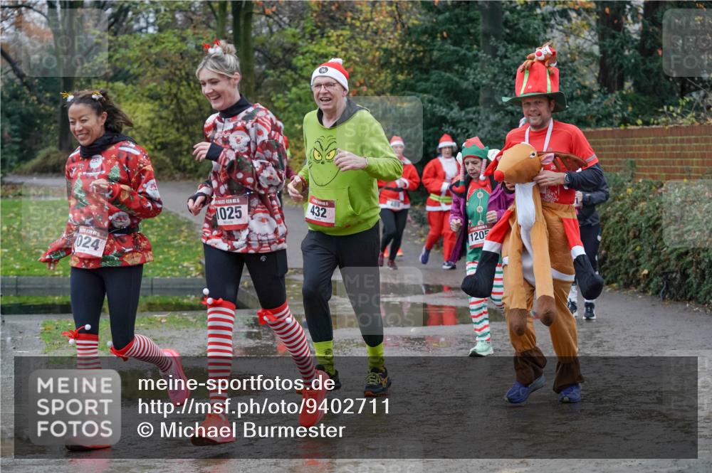 07.12.2025 - St. Pauli X-Mass-Run No. 15 Michael Burmester http://msf.ph/oto/9402711 07.12.2025 10:43:49 Laufen 024, 1025, 432, 1205 meine-sportfotos.de