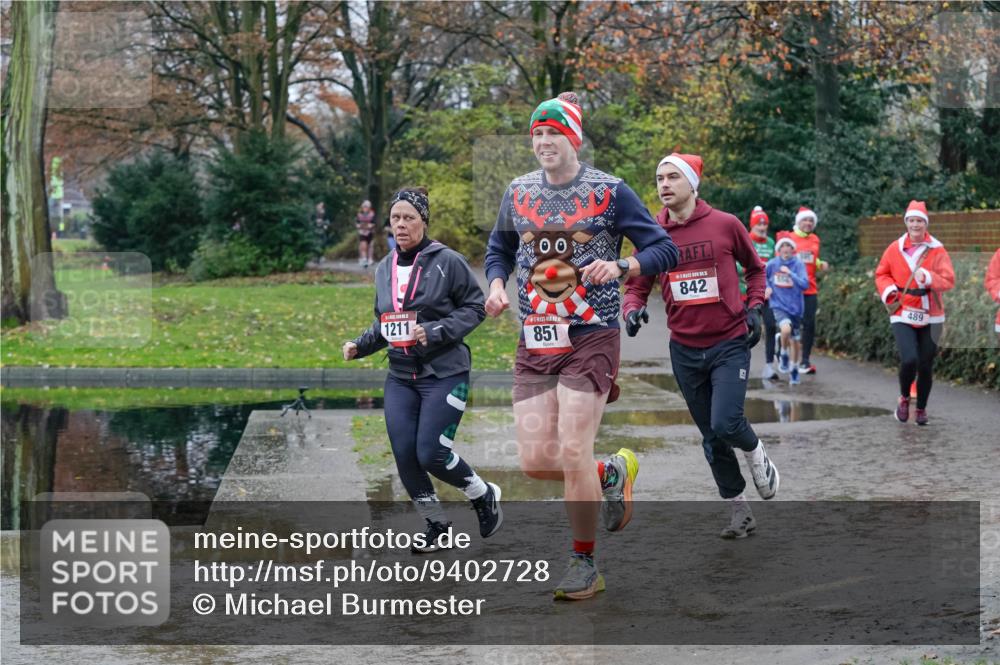 07.12.2025 - St. Pauli X-Mass-Run No. 15 Michael Burmester http://msf.ph/oto/9402728 07.12.2025 10:43:53 Laufen 00, 1211, 851, 842, 489 meine-sportfotos.de