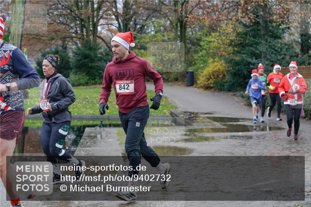 07.12.2025 - St. Pauli X-Mass-Run No. 15 Michael Burmester http://msf.ph/oto/9402732 07.12.2025 10:43:53 Laufen 1211, 15, 842, 4, 489 meine-sportfotos.de
