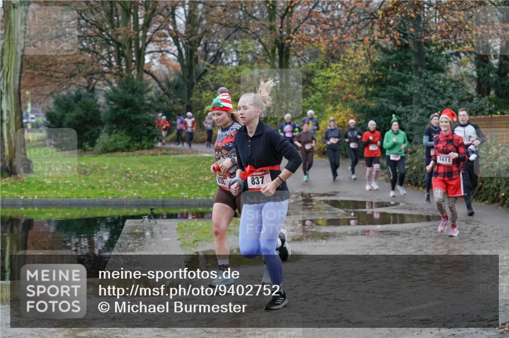 07.12.2025 - St. Pauli X-Mass-Run No. 15 Michael Burmester http://msf.ph/oto/9402752 07.12.2025 10:44:07 Laufen 838, 837, 1611 meine-sportfotos.de