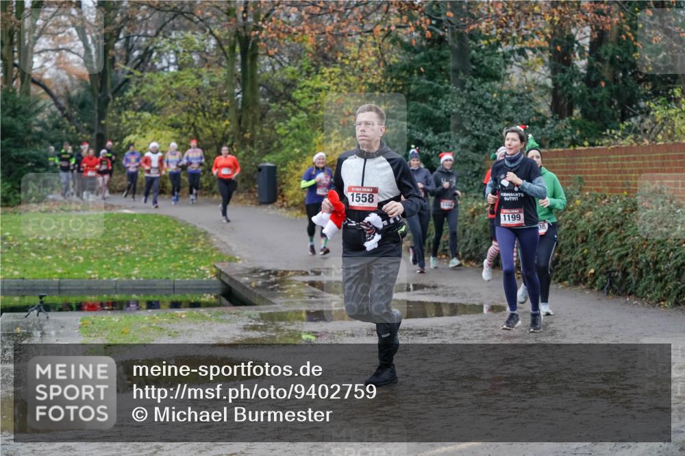 07.12.2025 - St. Pauli X-Mass-Run No. 15 Michael Burmester http://msf.ph/oto/9402759 07.12.2025 10:44:09 Laufen 1558, 1199 meine-sportfotos.de