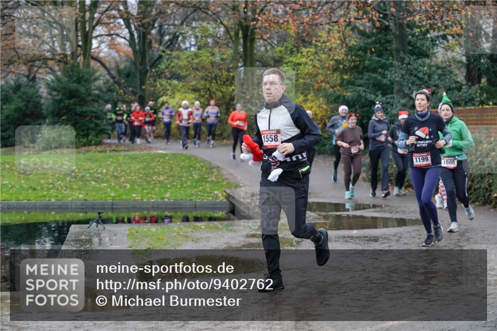 07.12.2025 - St. Pauli X-Mass-Run No. 15 Michael Burmester http://msf.ph/oto/9402762 07.12.2025 10:44:09 Laufen 1558, 1199, 1608 meine-sportfotos.de