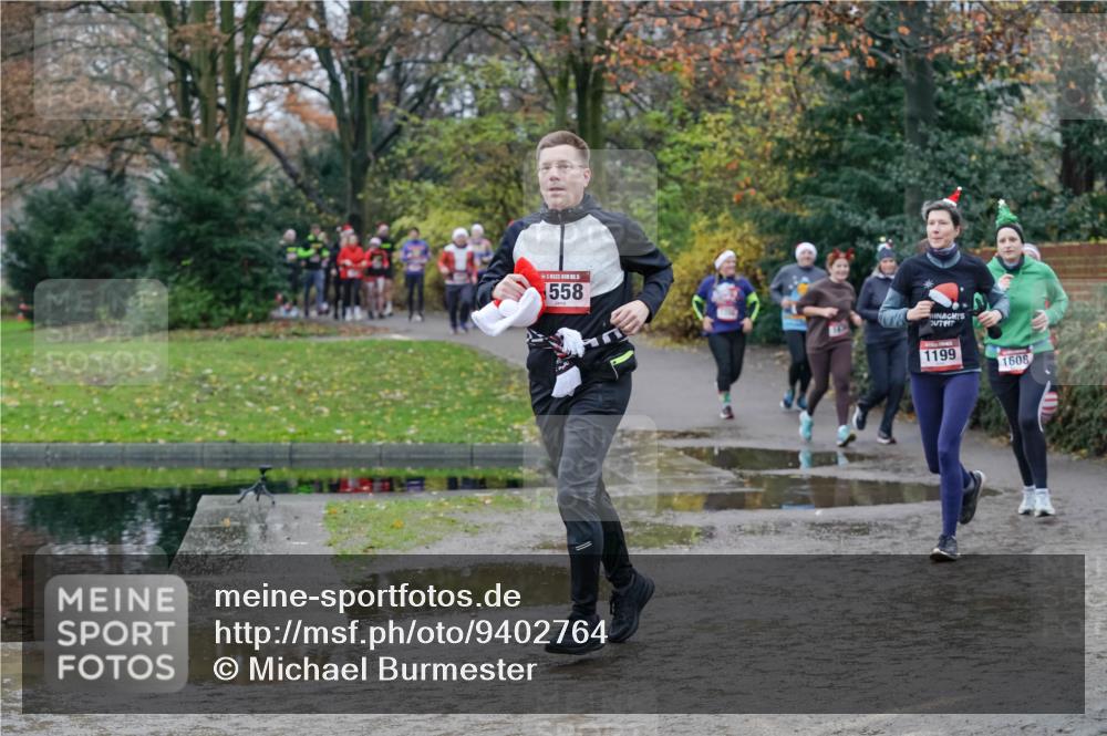 07.12.2025 - St. Pauli X-Mass-Run No. 15 Michael Burmester http://msf.ph/oto/9402764 07.12.2025 10:44:10 Laufen 558, 1199, 1608 meine-sportfotos.de
