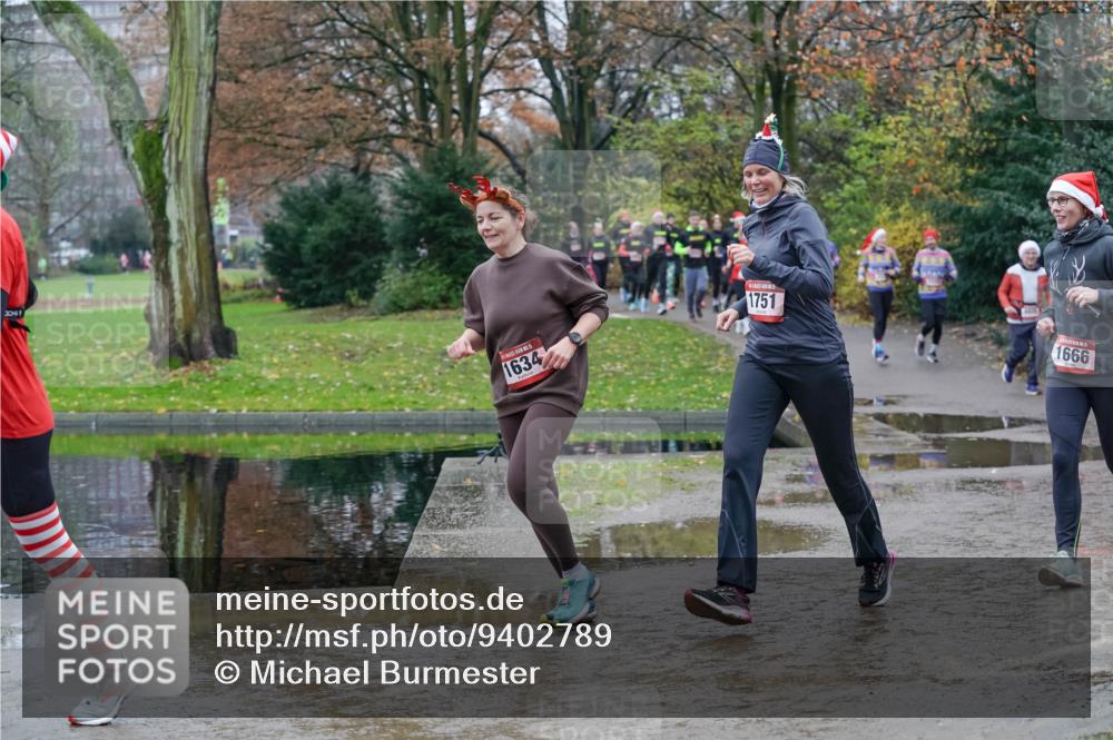 07.12.2025 - St. Pauli X-Mass-Run No. 15 Michael Burmester http://msf.ph/oto/9402789 07.12.2025 10:44:16 Laufen 1634, 1751, 1666 meine-sportfotos.de