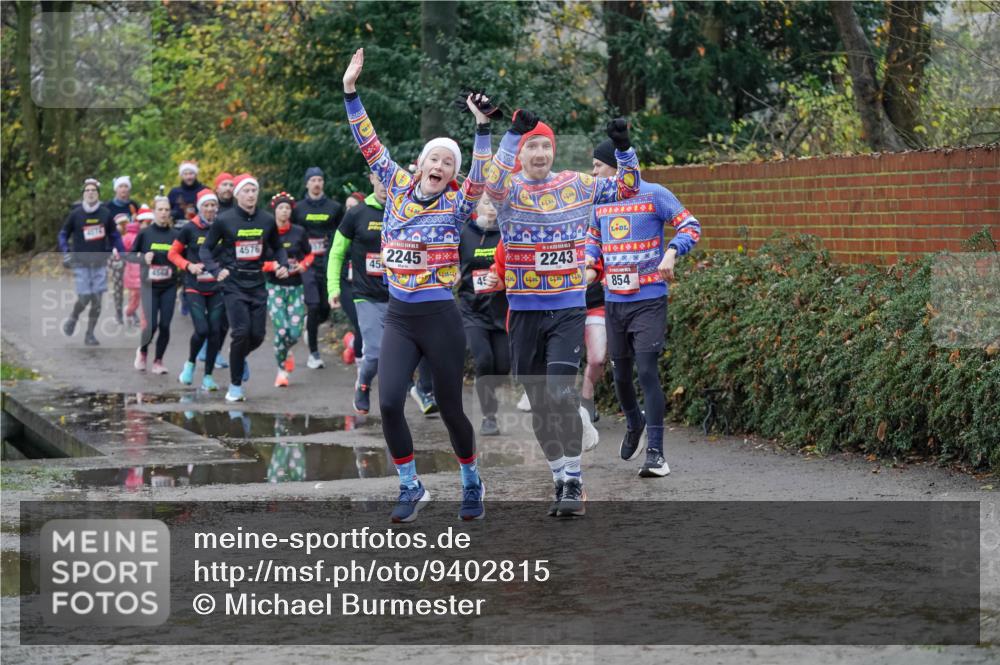 07.12.2025 - St. Pauli X-Mass-Run No. 15 Michael Burmester http://msf.ph/oto/9402815 07.12.2025 10:44:23 Laufen 8957, 4576, 45, 2245, 45, 2243, 854 meine-sportfotos.de