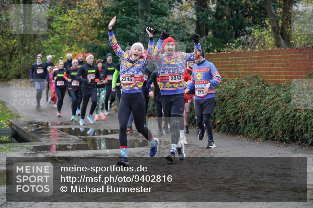 07.12.2025 - St. Pauli X-Mass-Run No. 15 Michael Burmester http://msf.ph/oto/9402816 07.12.2025 10:44:23 Laufen 2243, 4566, 4576, 224570, 854 meine-sportfotos.de