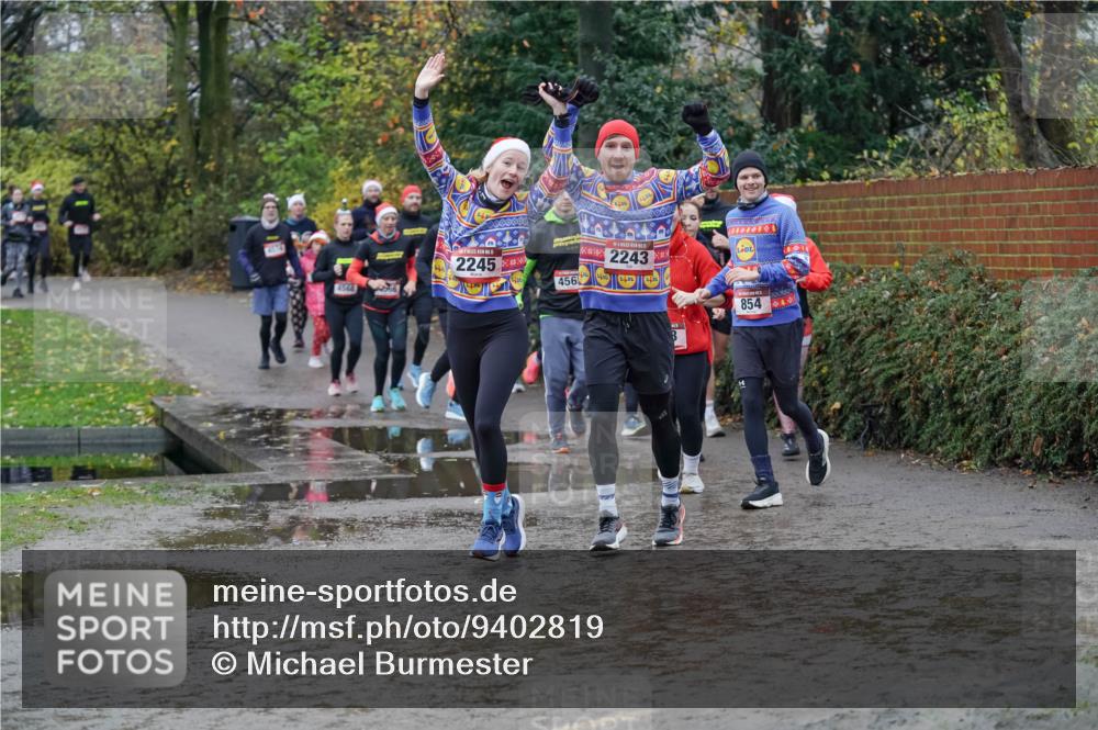 07.12.2025 - St. Pauli X-Mass-Run No. 15 Michael Burmester http://msf.ph/oto/9402819 07.12.2025 10:44:23 Laufen 4574, 4544, 2245, 456, 2243, 854 meine-sportfotos.de