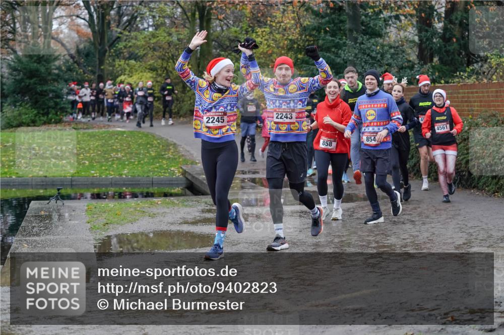 07.12.2025 - St. Pauli X-Mass-Run No. 15 Michael Burmester http://msf.ph/oto/9402823 07.12.2025 10:44:24 Laufen 15, 2245, 2243, 10, 858, 854, 45, 4561 meine-sportfotos.de