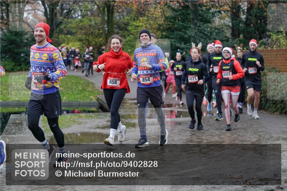 07.12.2025 - St. Pauli X-Mass-Run No. 15 Michael Burmester http://msf.ph/oto/9402828 07.12.2025 10:44:25 Laufen 858, 457, 4578, 4561, 854, 4571 meine-sportfotos.de
