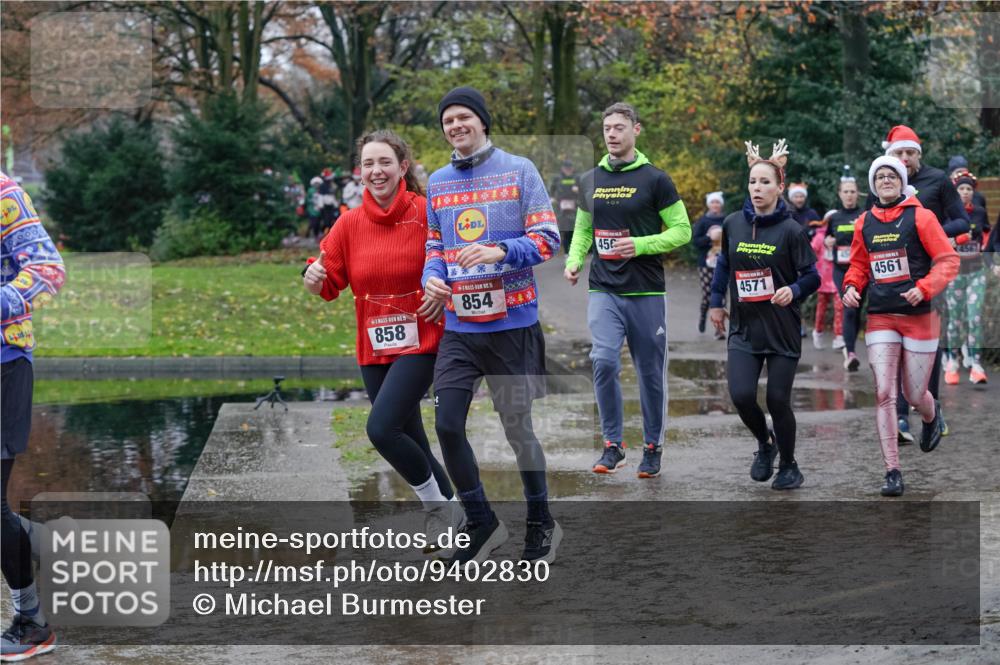 07.12.2025 - St. Pauli X-Mass-Run No. 15 Michael Burmester http://msf.ph/oto/9402830 07.12.2025 10:44:26 Laufen 45, 4567, 4561, 4571, 858, 15, 854 meine-sportfotos.de
