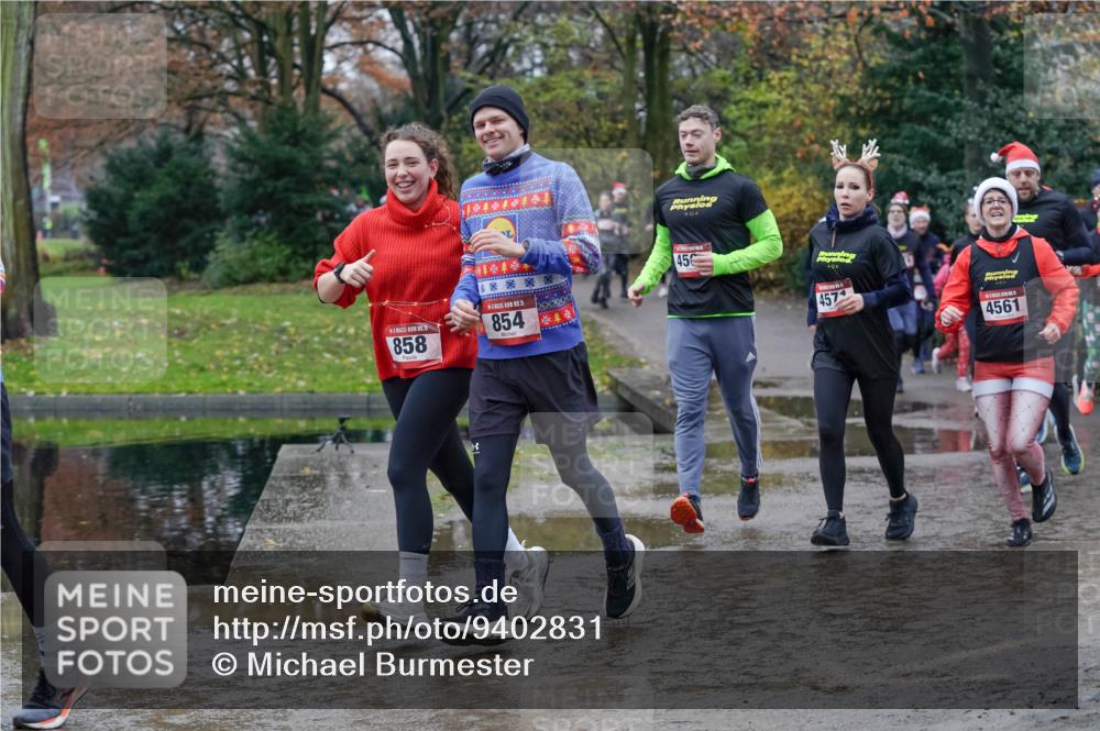 07.12.2025 - St. Pauli X-Mass-Run No. 15 Michael Burmester http://msf.ph/oto/9402831 07.12.2025 10:44:26 Laufen 15, 858, 0, 15, 854, 456, 457, 4561 meine-sportfotos.de