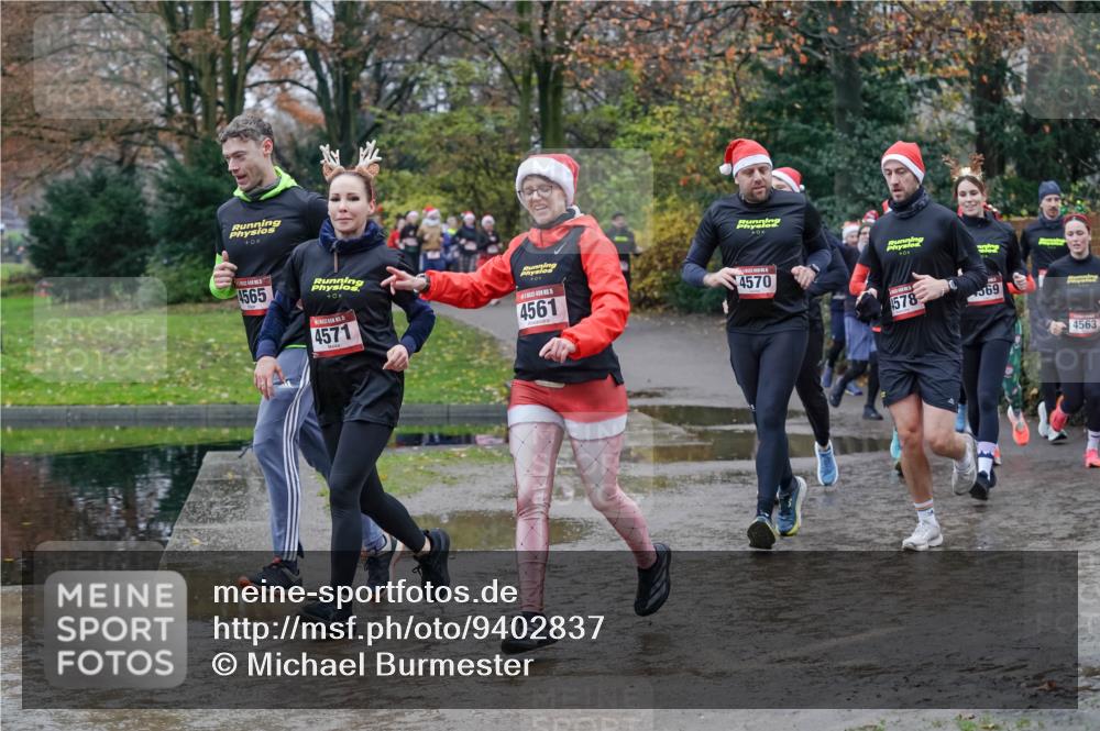 07.12.2025 - St. Pauli X-Mass-Run No. 15 Michael Burmester http://msf.ph/oto/9402837 07.12.2025 10:44:27 Laufen 0, 4565, 0, 4571, 4561, 0, 4570, 578, 569, 4563 meine-sportfotos.de