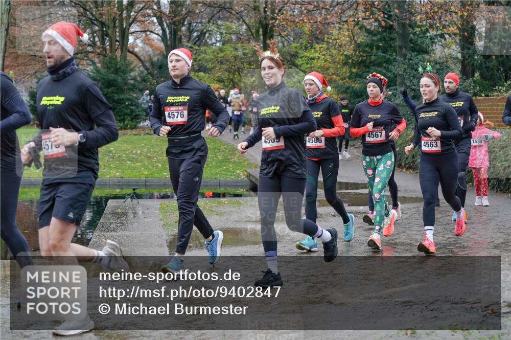07.12.2025 - St. Pauli X-Mass-Run No. 15 Michael Burmester http://msf.ph/oto/9402847 07.12.2025 10:44:29 Laufen 0, 457, 0, 4576, 0, 4509, 4566, 4567, 4563, 1584 meine-sportfotos.de