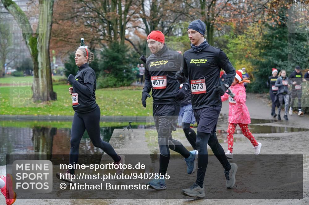 07.12.2025 - St. Pauli X-Mass-Run No. 15 Michael Burmester http://msf.ph/oto/9402855 07.12.2025 10:44:31 Laufen 0, 0, 568, 5, 4577, 4573, 584 meine-sportfotos.de