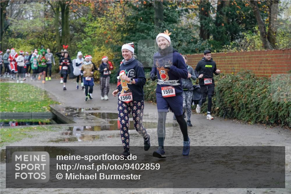 07.12.2025 - St. Pauli X-Mass-Run No. 15 Michael Burmester http://msf.ph/oto/9402859 07.12.2025 10:44:33 Laufen 1560, 1559, 4575 meine-sportfotos.de