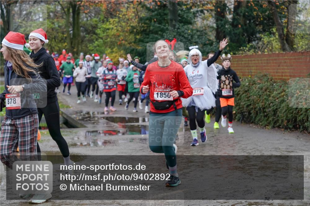 07.12.2025 - St. Pauli X-Mass-Run No. 15 Michael Burmester http://msf.ph/oto/9402892 07.12.2025 10:44:42 Laufen 878, 15, 1850, 273, 1208 meine-sportfotos.de