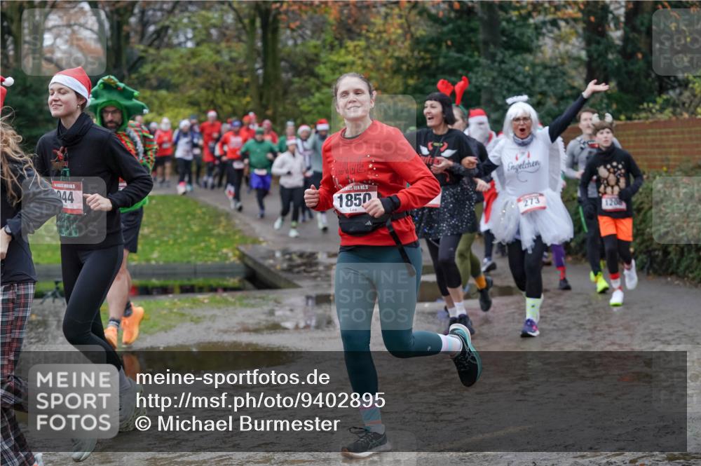 07.12.2025 - St. Pauli X-Mass-Run No. 15 Michael Burmester http://msf.ph/oto/9402895 07.12.2025 10:44:42 Laufen 44, 15, 1850, 273, 1208 meine-sportfotos.de