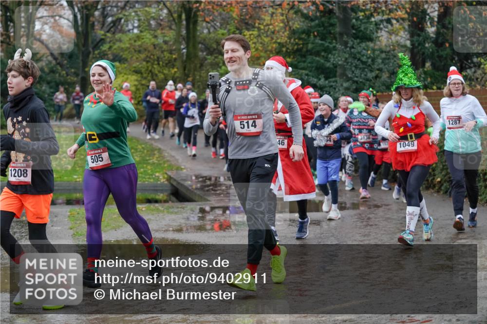 07.12.2025 - St. Pauli X-Mass-Run No. 15 Michael Burmester http://msf.ph/oto/9402911 07.12.2025 10:44:45 Laufen 15, 1208, 15, 505, 15, 514, 3136, 46, 1049, 1287 meine-sportfotos.de