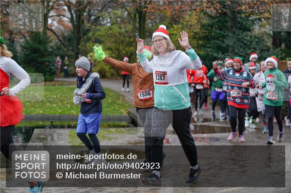 07.12.2025 - St. Pauli X-Mass-Run No. 15 Michael Burmester http://msf.ph/oto/9402923 07.12.2025 10:44:48 Laufen 1556, 1287, 3136, 137, 3124 meine-sportfotos.de