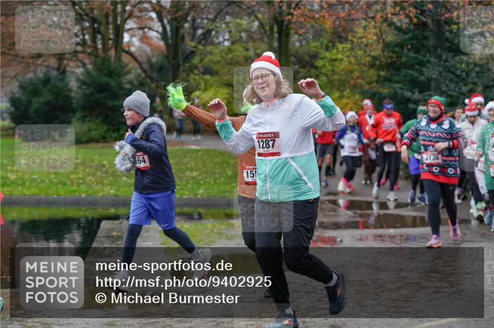 07.12.2025 - St. Pauli X-Mass-Run No. 15 Michael Burmester http://msf.ph/oto/9402925 07.12.2025 10:44:48 Laufen 64, 15, 15, 1287, 3136 meine-sportfotos.de