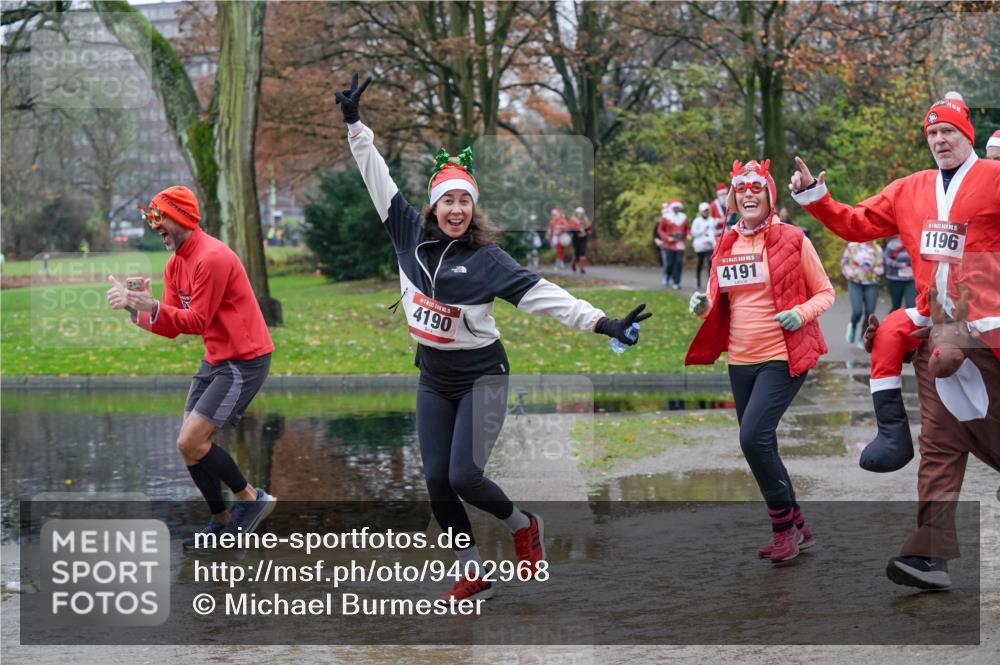 07.12.2025 - St. Pauli X-Mass-Run No. 15 Michael Burmester http://msf.ph/oto/9402968 07.12.2025 10:44:57 Laufen 4190, 240, 4191, 1196 meine-sportfotos.de