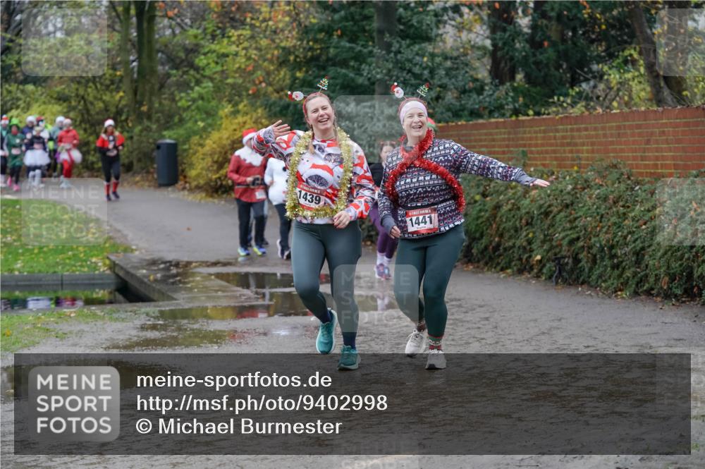 07.12.2025 - St. Pauli X-Mass-Run No. 15 Michael Burmester http://msf.ph/oto/9402998 07.12.2025 10:45:04 Laufen 1439, 1441 meine-sportfotos.de