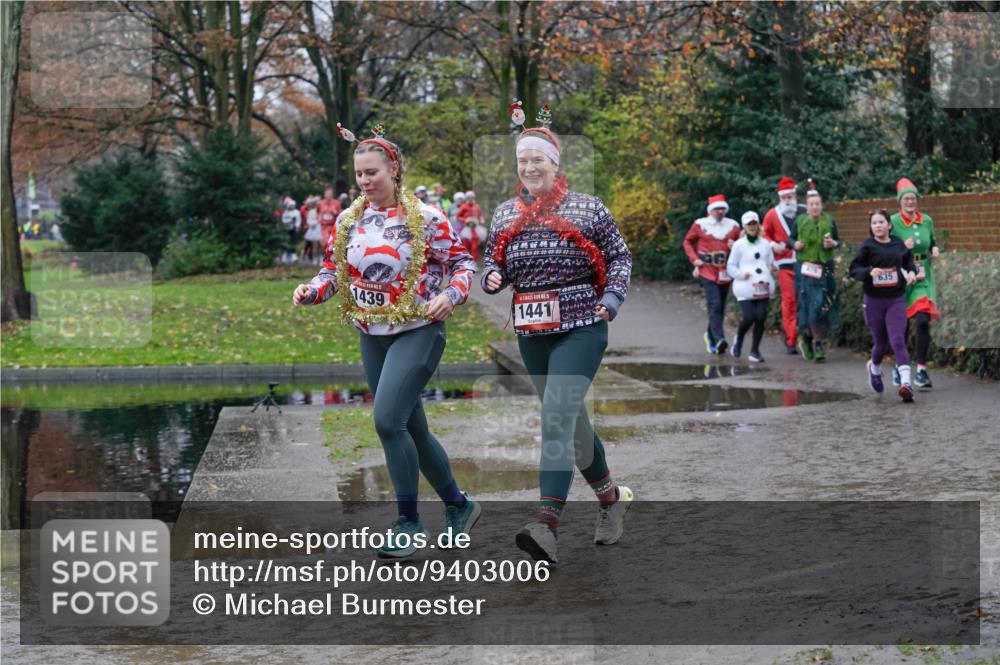 07.12.2025 - St. Pauli X-Mass-Run No. 15 Michael Burmester http://msf.ph/oto/9403006 07.12.2025 10:45:05 Laufen 1439, 1441, 635 meine-sportfotos.de