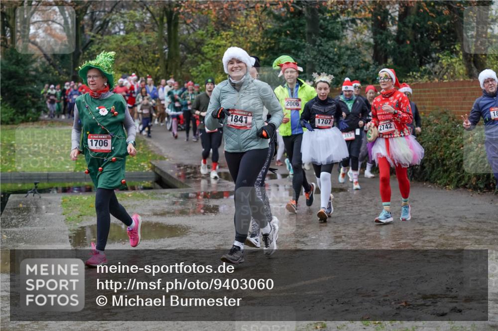 07.12.2025 - St. Pauli X-Mass-Run No. 15 Michael Burmester http://msf.ph/oto/9403060 07.12.2025 10:45:20 Laufen 15, 1706, 1841, 2006, 1707, 313, 2742, 18 meine-sportfotos.de