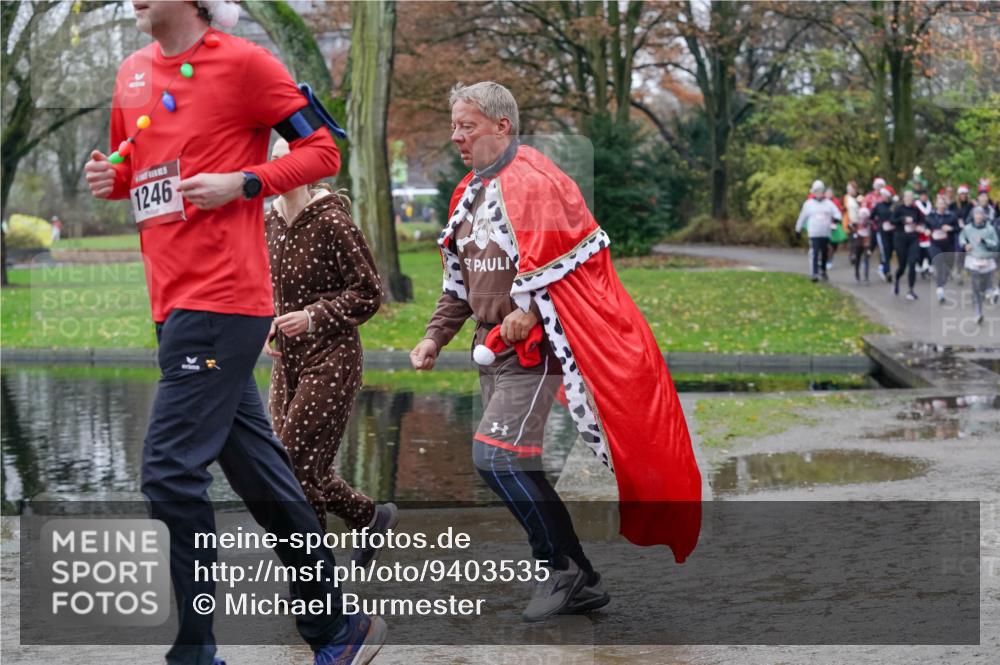 07.12.2025 - St. Pauli X-Mass-Run No. 15 Michael Burmester http://msf.ph/oto/9403535 07.12.2025 10:47:29 Laufen 1246 meine-sportfotos.de