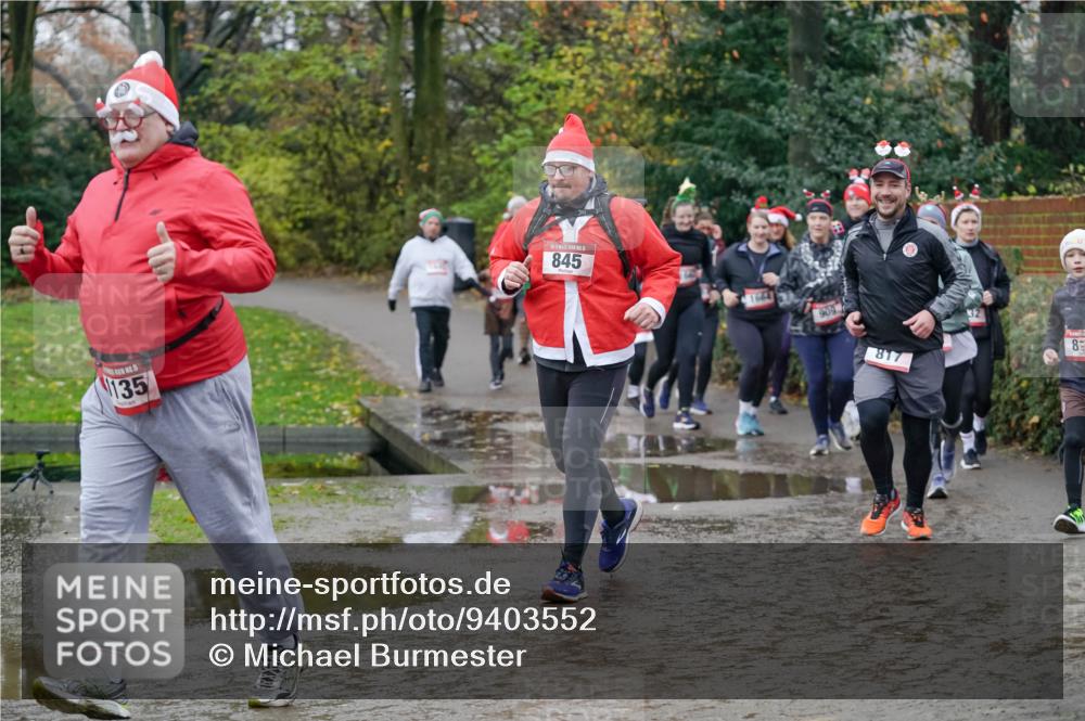 07.12.2025 - St. Pauli X-Mass-Run No. 15 Michael Burmester http://msf.ph/oto/9403552 07.12.2025 10:47:35 Laufen 135, 410, 15, 845, 909, 817, 8 meine-sportfotos.de