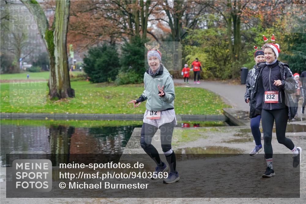 07.12.2025 - St. Pauli X-Mass-Run No. 15 Michael Burmester http://msf.ph/oto/9403569 07.12.2025 10:47:39 Laufen 12, 832 meine-sportfotos.de