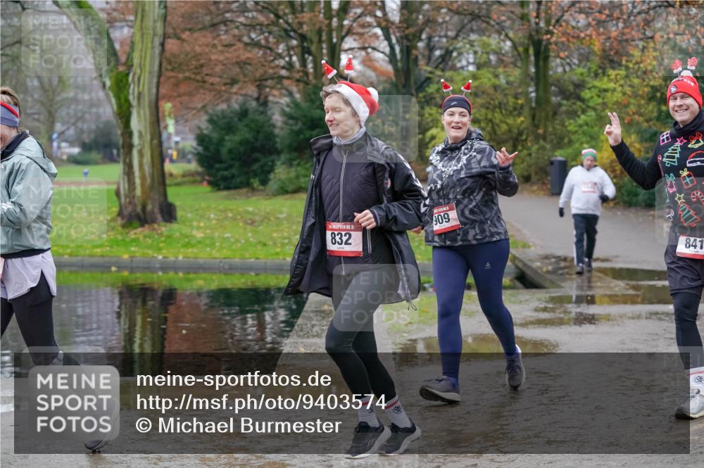 07.12.2025 - St. Pauli X-Mass-Run No. 15 Michael Burmester http://msf.ph/oto/9403574 07.12.2025 10:47:39 Laufen 909, 832, 841 meine-sportfotos.de