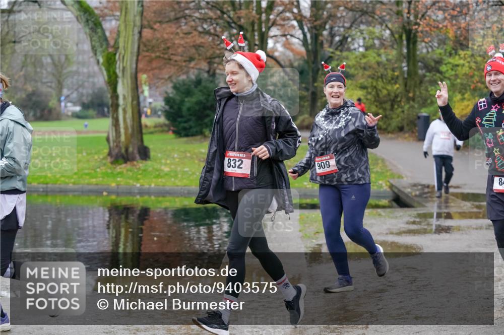07.12.2025 - St. Pauli X-Mass-Run No. 15 Michael Burmester http://msf.ph/oto/9403575 07.12.2025 10:47:40 Laufen 15, 832, 909, 84 meine-sportfotos.de