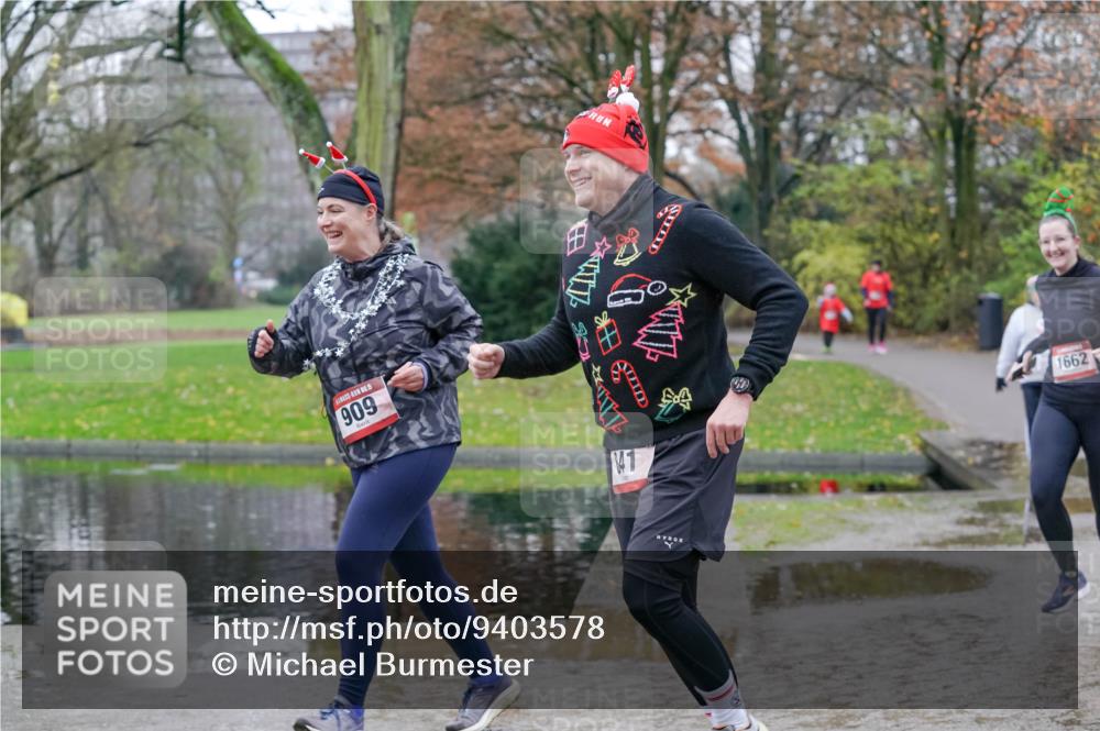 07.12.2025 - St. Pauli X-Mass-Run No. 15 Michael Burmester http://msf.ph/oto/9403578 07.12.2025 10:47:40 Laufen 909, 1662 meine-sportfotos.de