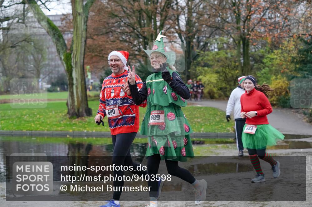 07.12.2025 - St. Pauli X-Mass-Run No. 15 Michael Burmester http://msf.ph/oto/9403598 07.12.2025 10:47:44 Laufen 690, 15, 689, 684 meine-sportfotos.de