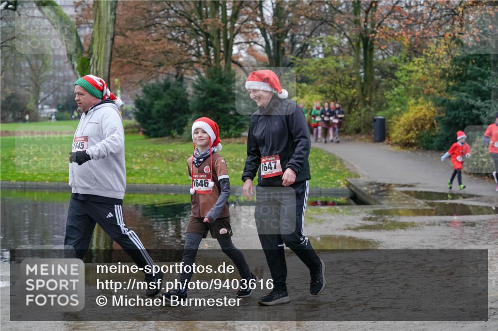 07.12.2025 - St. Pauli X-Mass-Run No. 15 Michael Burmester http://msf.ph/oto/9403616 07.12.2025 10:47:49 Laufen 1645, 15, 1646, 15, 1647 meine-sportfotos.de