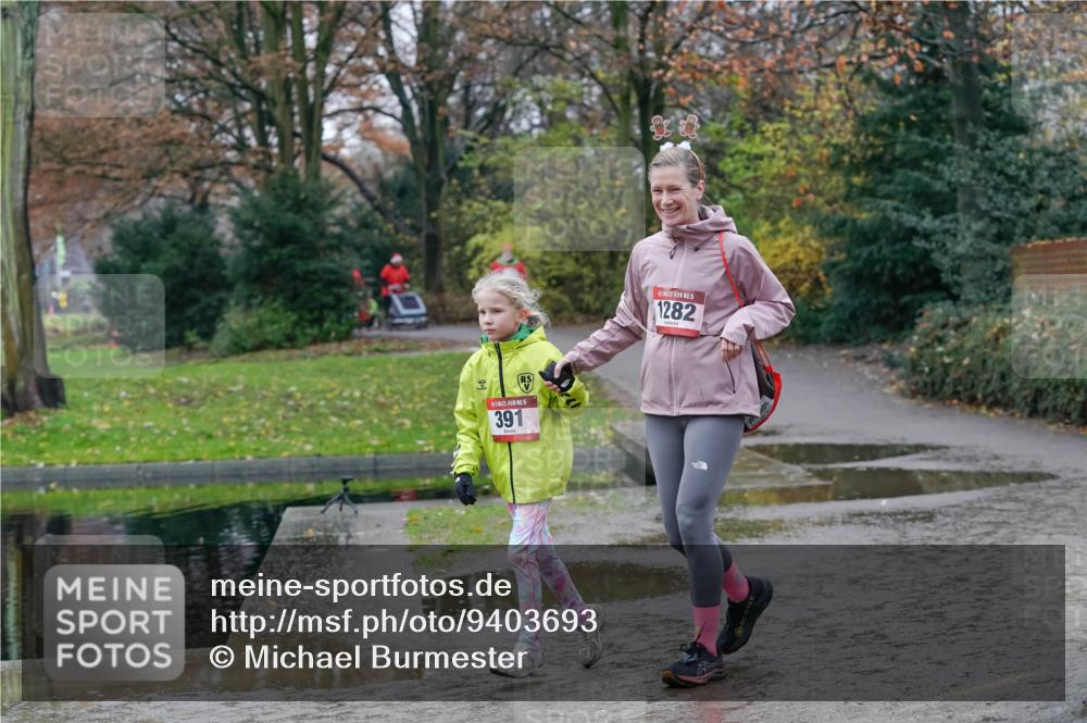 07.12.2025 - St. Pauli X-Mass-Run No. 15 Michael Burmester http://msf.ph/oto/9403693 07.12.2025 10:48:31 Laufen 5, 391, 15, 1282 meine-sportfotos.de