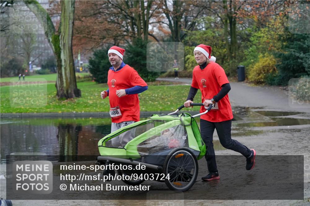 07.12.2025 - St. Pauli X-Mass-Run No. 15 Michael Burmester http://msf.ph/oto/9403724 07.12.2025 10:48:57 Laufen 1686 meine-sportfotos.de