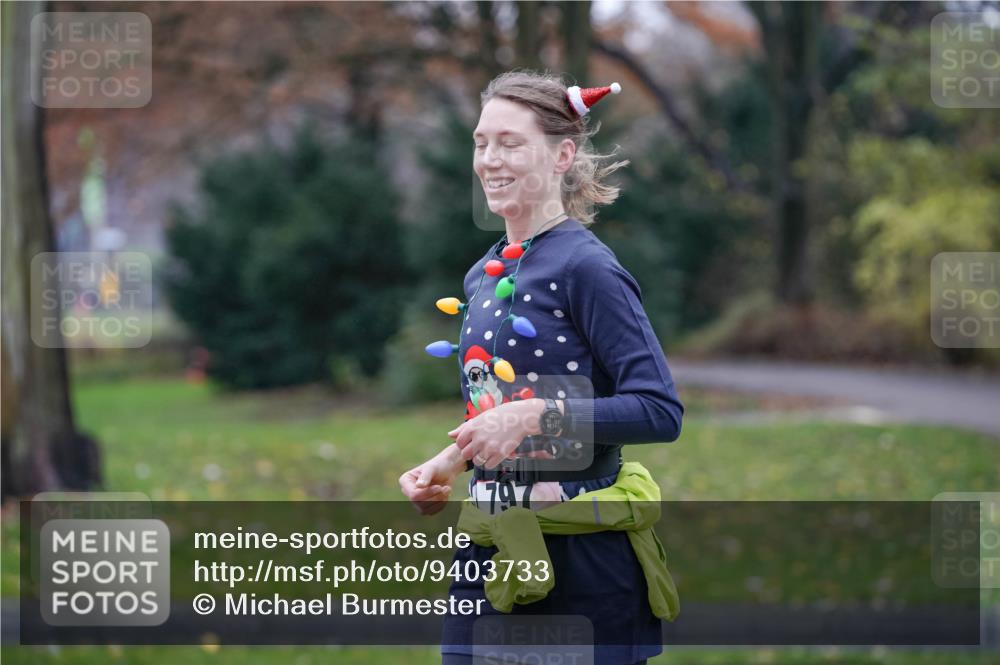 07.12.2025 - St. Pauli X-Mass-Run No. 15 Michael Burmester http://msf.ph/oto/9403733 07.12.2025 10:49:25 Laufen 26 meine-sportfotos.de