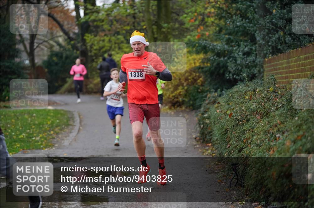 07.12.2025 - St. Pauli X-Mass-Run No. 15 Michael Burmester http://msf.ph/oto/9403825 07.12.2025 10:58:01 Laufen 15, 1338 meine-sportfotos.de