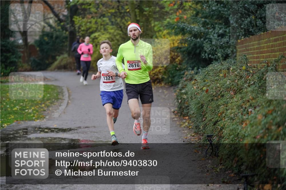 07.12.2025 - St. Pauli X-Mass-Run No. 15 Michael Burmester http://msf.ph/oto/9403830 07.12.2025 10:58:03 Laufen 1321, 2616 meine-sportfotos.de