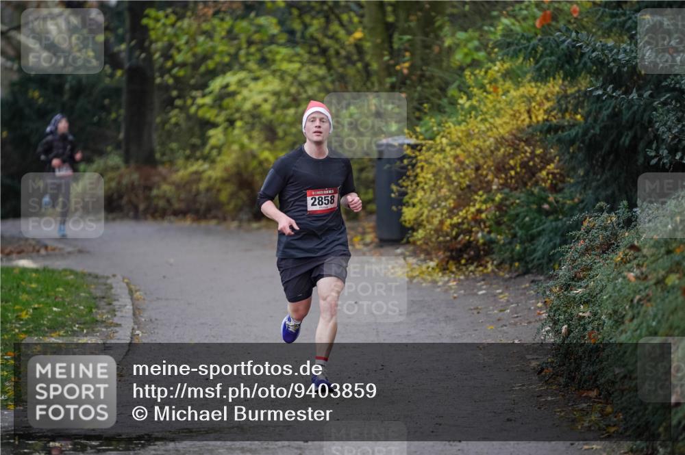 07.12.2025 - St. Pauli X-Mass-Run No. 15 Michael Burmester http://msf.ph/oto/9403859 07.12.2025 10:58:43 Laufen 2858 meine-sportfotos.de