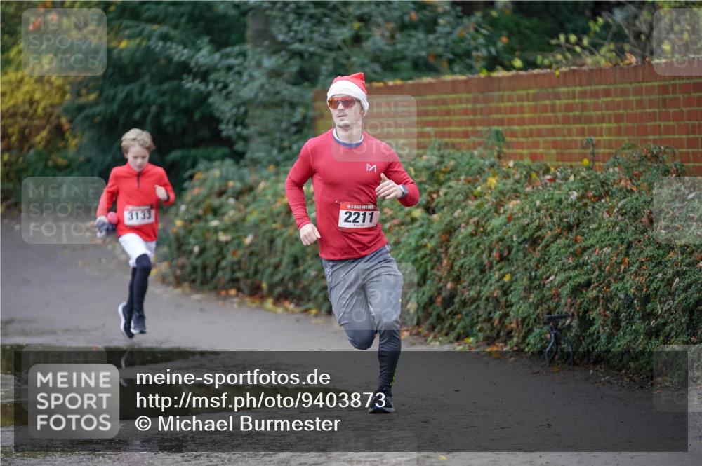 07.12.2025 - St. Pauli X-Mass-Run No. 15 Michael Burmester http://msf.ph/oto/9403873 07.12.2025 10:59:28 Laufen 3133, 5, 2211 meine-sportfotos.de