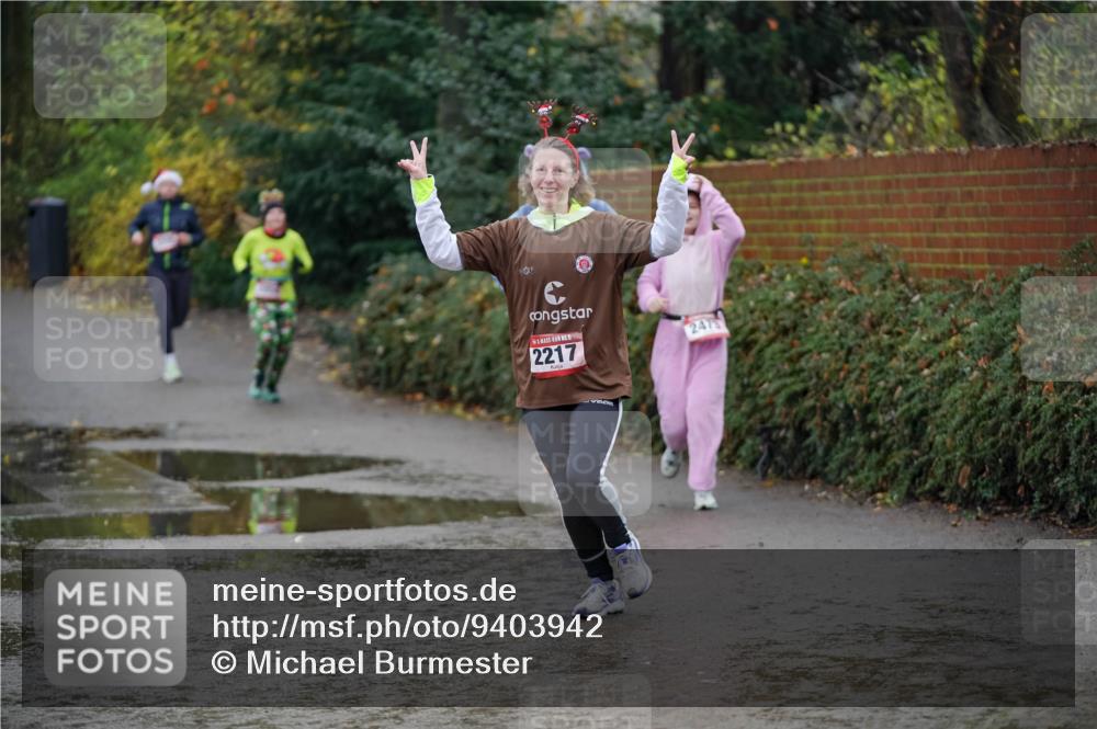 07.12.2025 - St. Pauli X-Mass-Run No. 15 Michael Burmester http://msf.ph/oto/9403942 07.12.2025 11:01:06 Laufen 101, 2217, 2473 meine-sportfotos.de