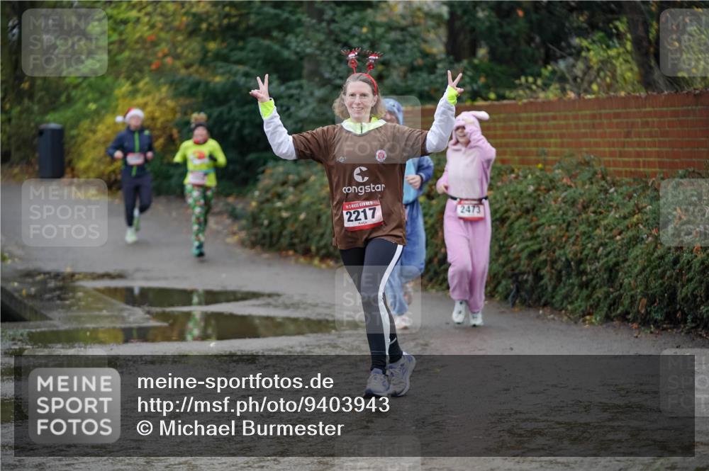 07.12.2025 - St. Pauli X-Mass-Run No. 15 Michael Burmester http://msf.ph/oto/9403943 07.12.2025 11:01:06 Laufen 2217, 2473 meine-sportfotos.de