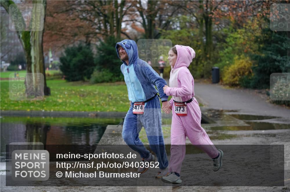07.12.2025 - St. Pauli X-Mass-Run No. 15 Michael Burmester http://msf.ph/oto/9403952 07.12.2025 11:01:09 Laufen 5, 2474, 15, 2473 meine-sportfotos.de