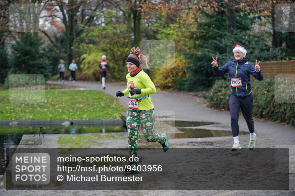 07.12.2025 - St. Pauli X-Mass-Run No. 15 Michael Burmester http://msf.ph/oto/9403956 07.12.2025 11:01:11 Laufen 2854, 3205 meine-sportfotos.de