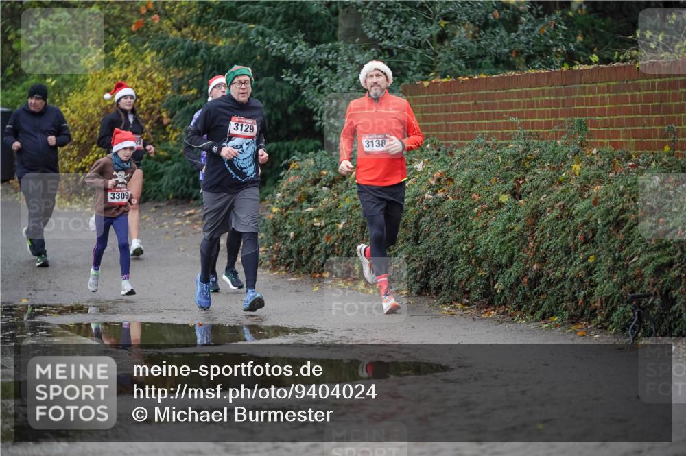 07.12.2025 - St. Pauli X-Mass-Run No. 15 Michael Burmester http://msf.ph/oto/9404024 07.12.2025 11:01:39 Laufen 3309, 3129, 3138 meine-sportfotos.de